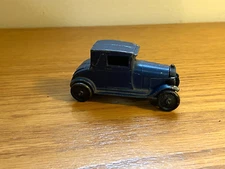 Vintage Tootsietoy Diecast toy Car Tootsie Toy AA-08