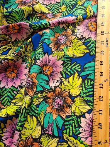 Crepe de chine Jungle green double borders Printed Fabric for Women clothing! - Picture 3 of 4