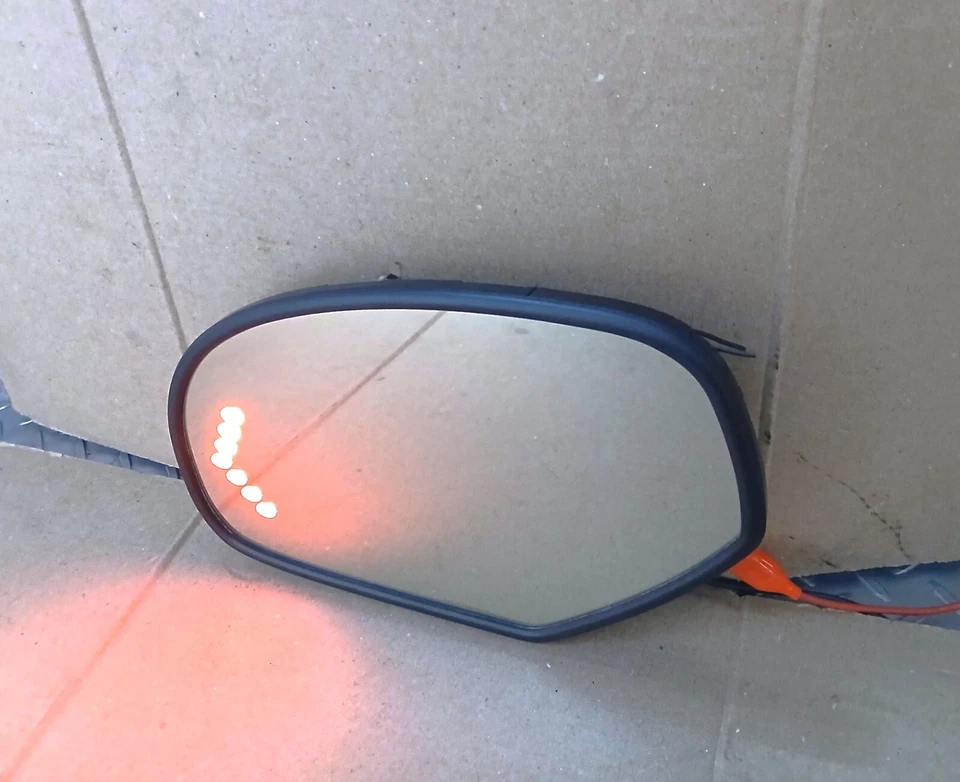 Espejo retrovisor lateral del conductor Yukon Tahoe Suburban 2007-09 OEM vidrio atenuación automática calor y señal Foto 3 de 4