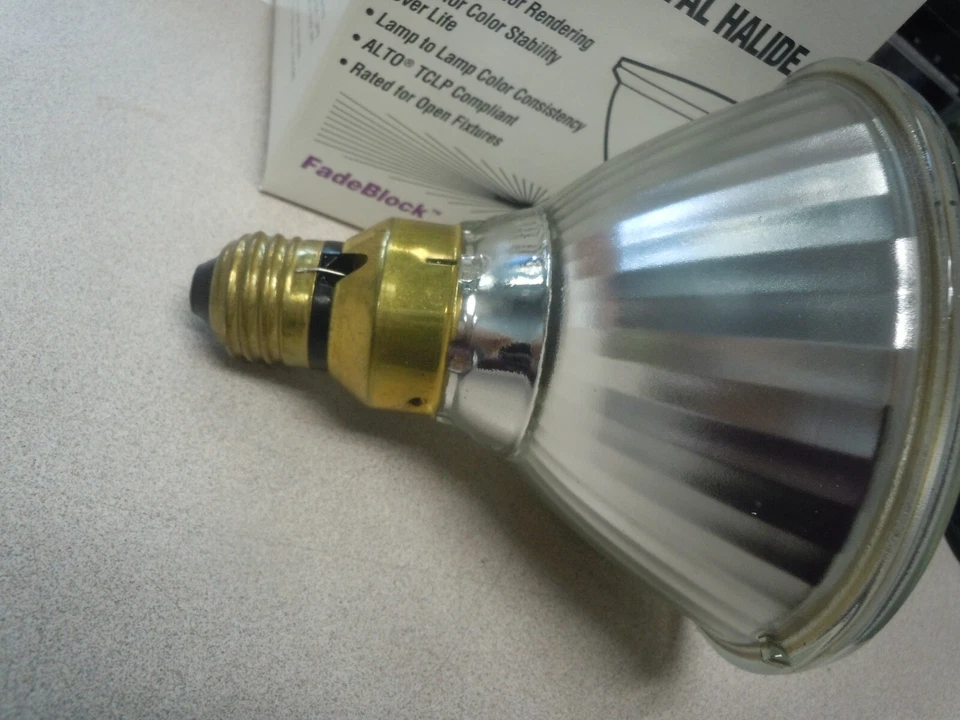 Philips 90w PAR38 SP15 E26 Cool White 400 Master Color CDM HID Light Bulb - Image 4 of 4