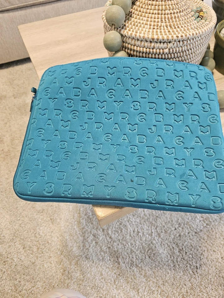 Marc by Marc Jacobs Verde Claro Acolchado Neopreno Cremallera Superior Laptop Ipad Estuche Foto 4 de 4