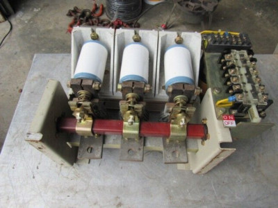 TOSHIBA CV212JATU CV212-JATU VACUUM CONTACTOR 600A 1500V 3PH 120VAC COIL **RFB**
