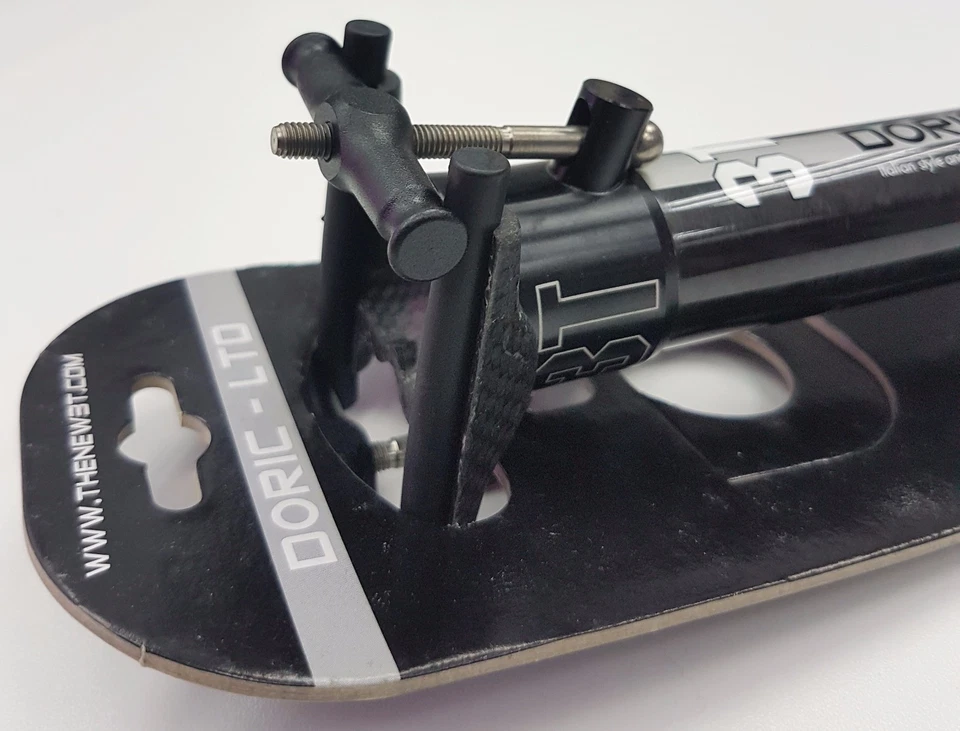 3T Doric LTD 碳纤维座杆黑色 Ø30.9/400 毫米 — 第 3/4 张图片