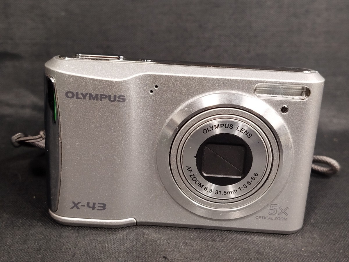 Y2K OLYMPUS X-43 CCD 14 MP SILVER DIGITAL CAMERA + 2GB SD CARD