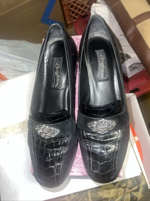 Brighton Artist Black Leather leather  Embossing Metal Embellishment 8.5 Shoes.