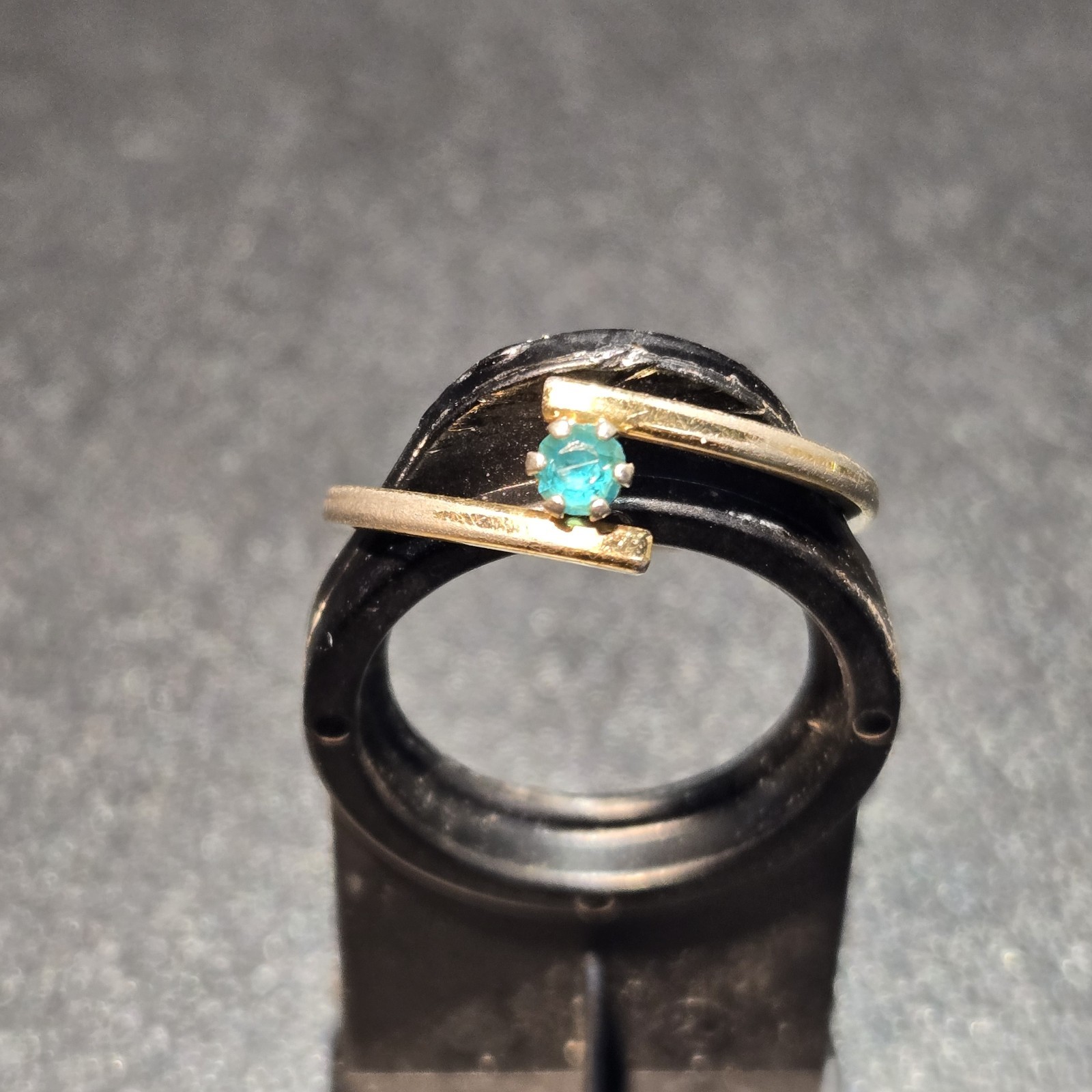 Vintage Avon Birthstone Accent August Green Rhinestone Stackable Ring image 2