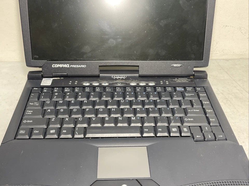 Portátil Pentium II 300 MHz Compaq Presario 1600 de colección raro - COMO ESTÁ, SIN PROBAR Foto 2 de 4