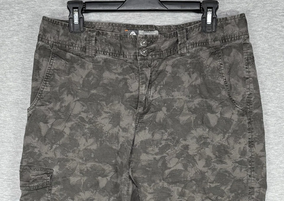 Bermudas largas grises camufladas talla 10 (32”) NIKE ACG todas las condiciones para mujer Foto 2 de 4