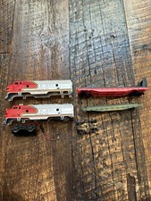 2 Santa Fe HO Engine Covers  Parts Bundle - 6 Pieces Lot Model Toy Train VTG