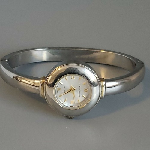 Armbanduhr Gloria Vanderbilt Damen Neu Akku Silberton mit runder Fläche. - Bild 4 von 4