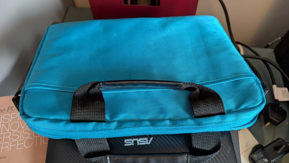 ASUS EeePC 1011PX Retro Laptop Netbook - Win7 32bit - Atom @1.67GHz - Image 4 of 4