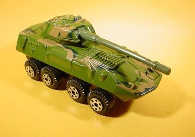 YATMING ATTACK FORCE # 1503 GREEN CAMMO 8 WHEELED TANK 1:64 LOOSE