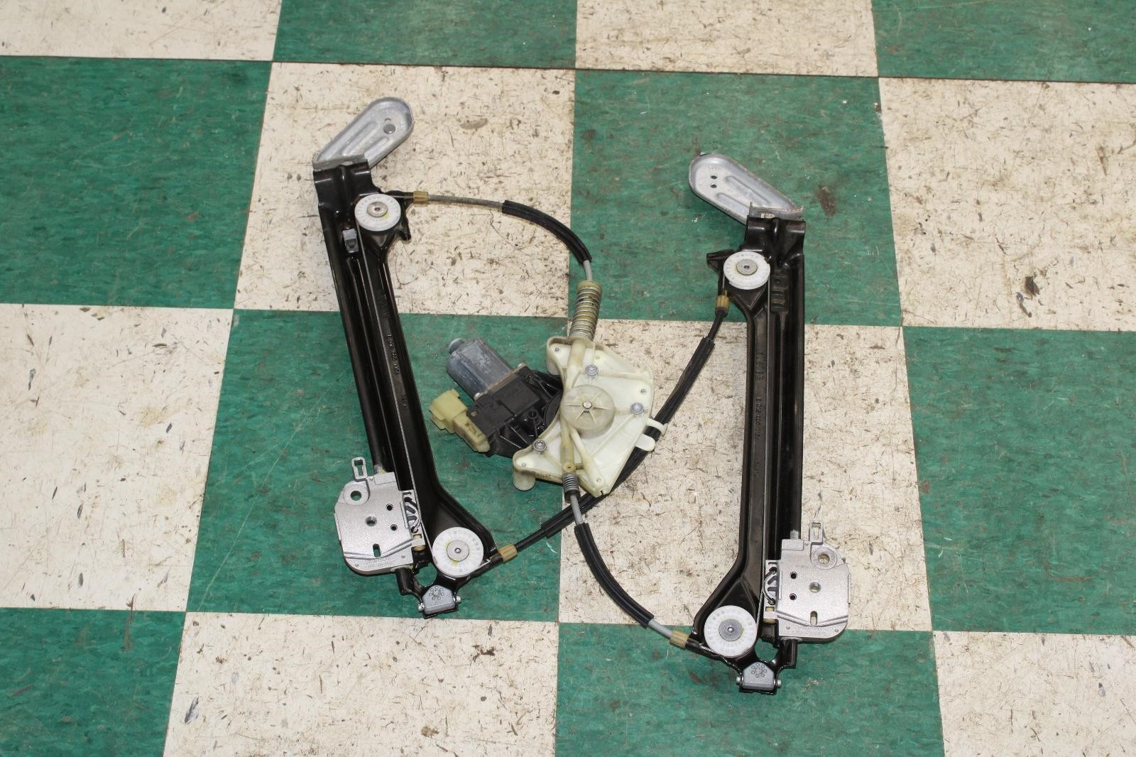 Maserati Ghibli 2014-2017 Rear Right Window regulator