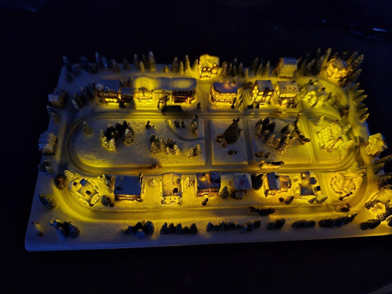 "Main Street" 2008 Thomas Kinkade Animated Hawthorne Village Christmas Miniature