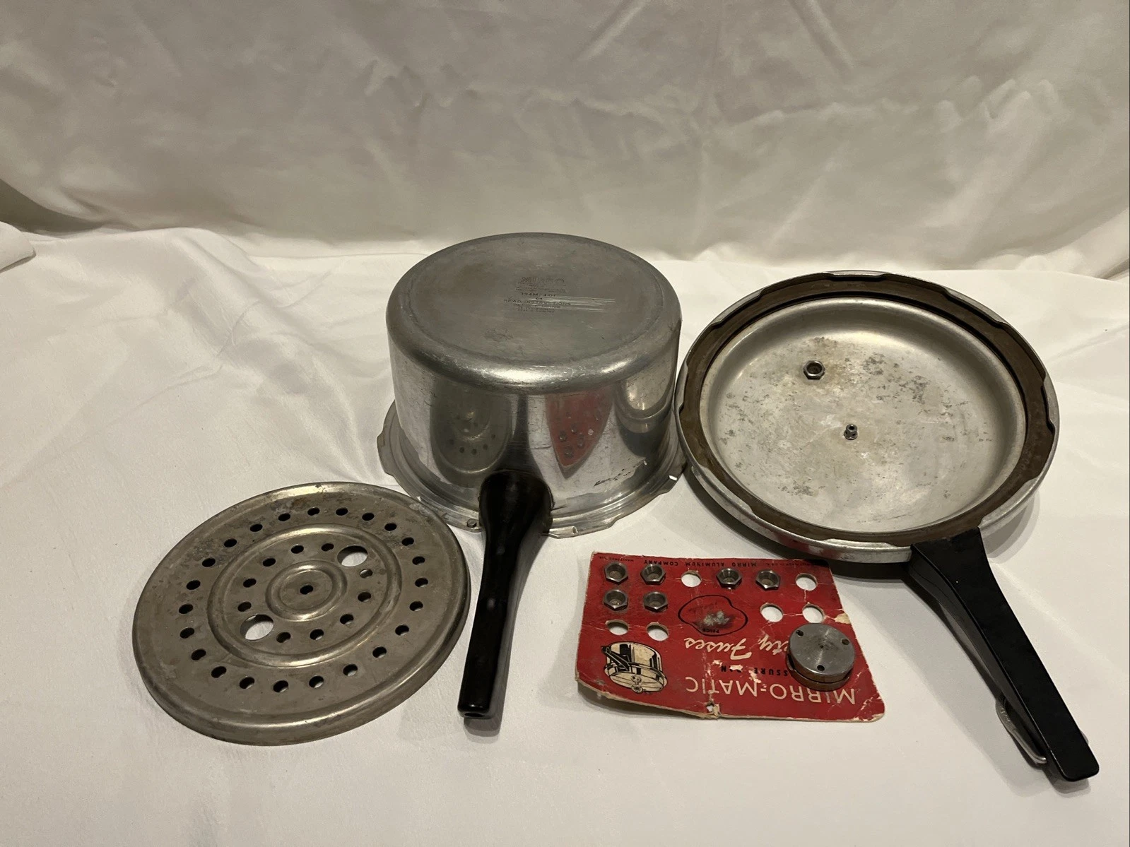 Vintage Mirro 394M 4 Qt Pressure Cooker Canner w Rack & Jiggler USA