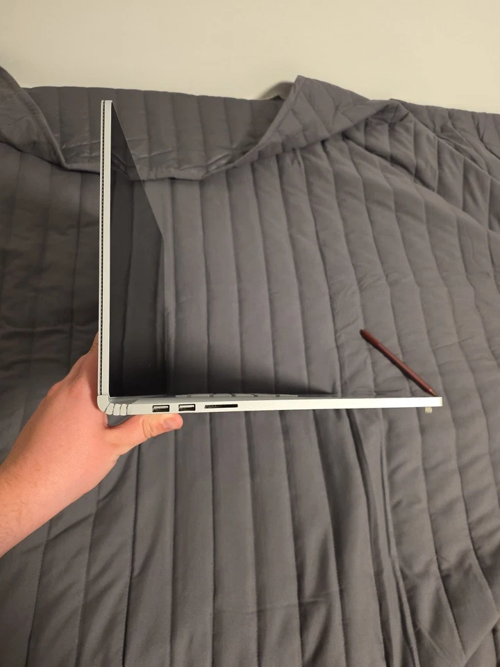 Microsoft Surface Book 2 15" | i7-8650U, 16gb RAM y 256gb SSD (con Surface Pen) Foto 3 de 4