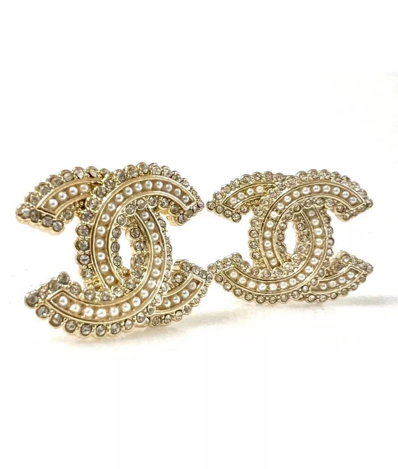 Aretes de perlas Chanel Foto 2 de 4