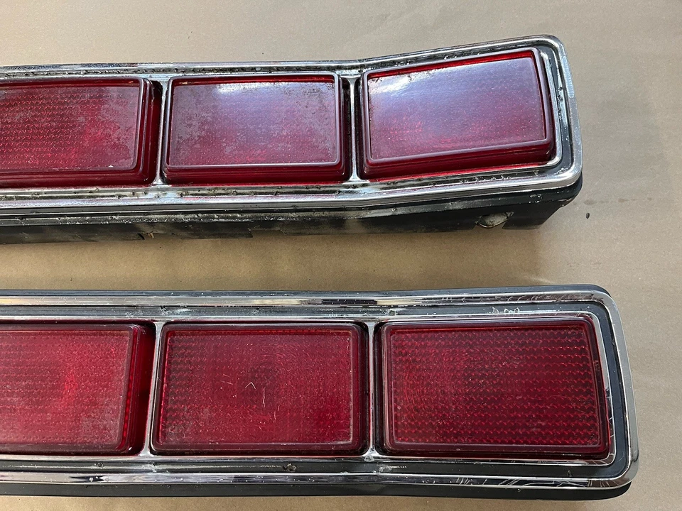 1973 73 FORD MERCURY MARQUIS 2 DOOR BROUGHAM TAILLIGHTS ASSEMBLIES RH/LH OEM - Image 2 of 4
