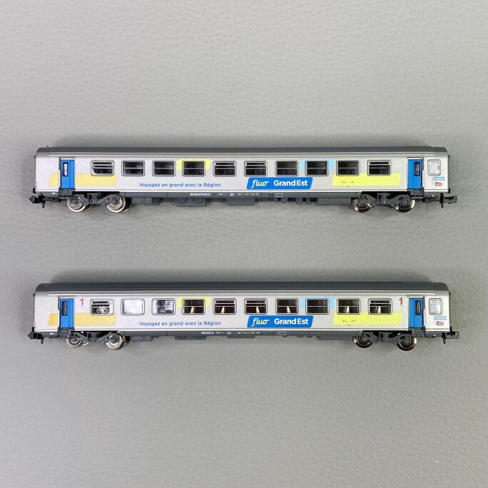 Coffret de voitures Corail Fluo SNCF Ep VI de haute précision par PIKO