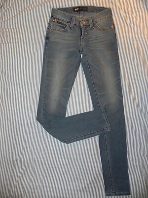 Levis Revel Demi Curve 23/32 fast neu