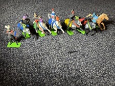 VTG Lot of 5 Britains LTD 1971 Deetail Medieval MOUNTED Knight Horse Metal