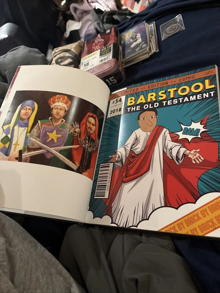Extremely RARE Barstool Sports Vol. 1 Hardcover Book 130 Pages - Imagem 2 de 2