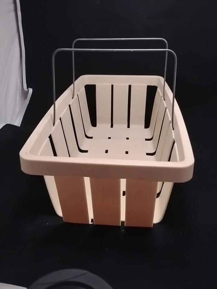 FESCO Vintage Tan Plastic Market Fruit Basket Double Wire Handles 1970s. A4 - Image 2 of 2