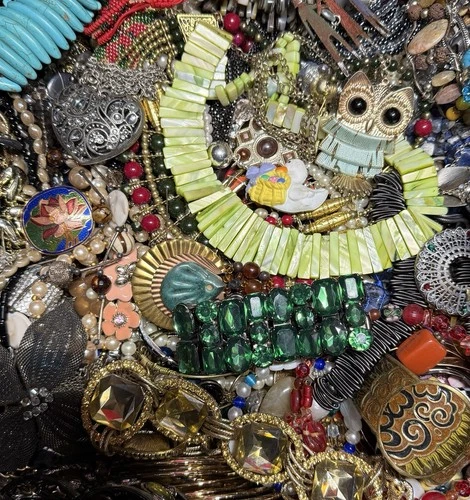 Huge 19 Pound Vintage to Now Costume Jewelry Good Use Wear Sell Craft Lot# GB26