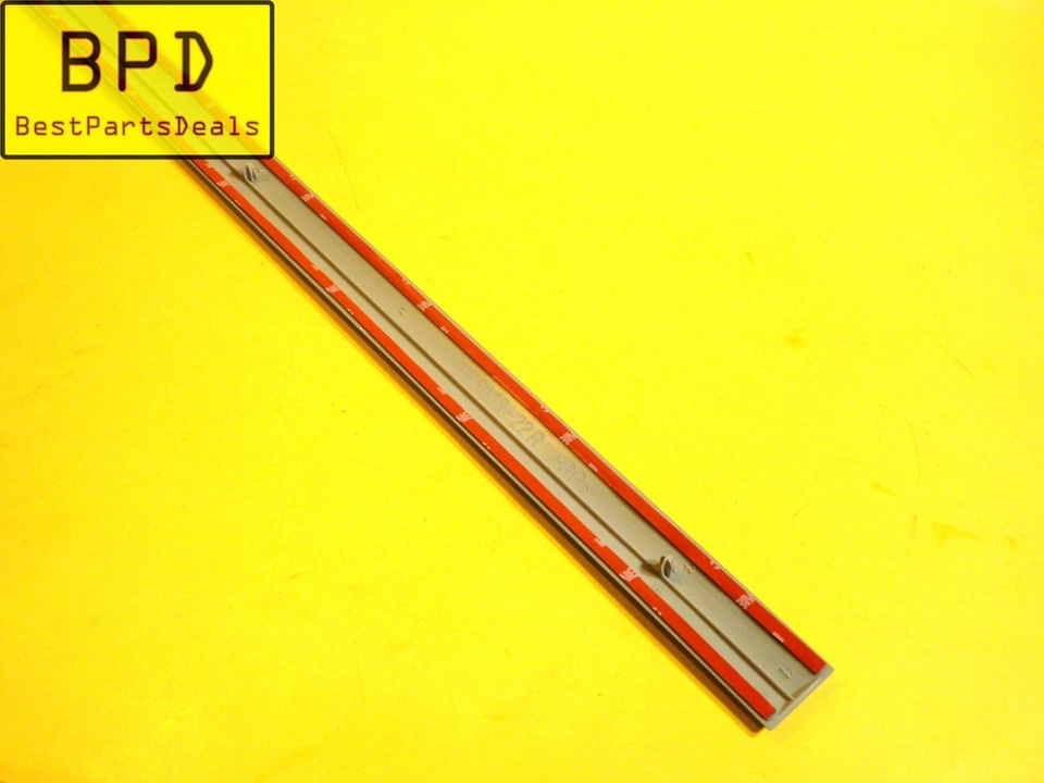 02-06 Camry LE/SE carrocería puerta pasajero trasero derecho moldura lateral NAPA BPT-003 Foto 3 de 4