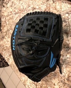 easton black pearl glove