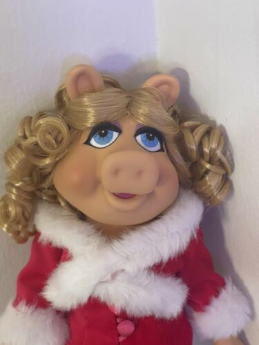 Tonner 16" vinyl Doll Muppets Miss Piggy takes Manhattan “See The Description” - Picture 12 of 24