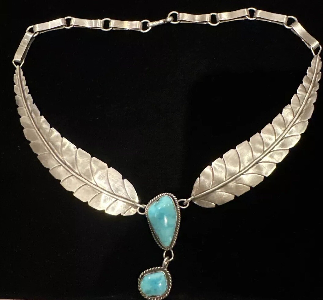 Stunning Vintage Navajo Native American Sterling Silver Necklace Stunning Vintage Navajo Native American Sterling Silver Necklace