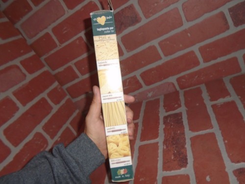 TAGLIATELLE PASTA CUTTER NEW IN BOX FROM ITALY - Picture 2 of 3