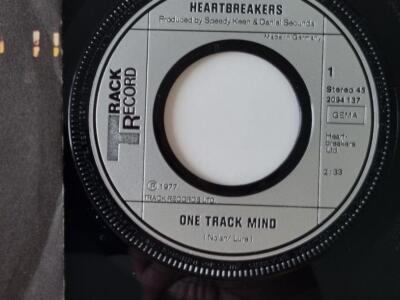 英7” Heartbreakers One Track Mind / Cant Keep My Eyes On You / Do You Love Me 2094137 TRACK /00080 Heartbreakers - One track mind 7'' Vinyl Germany | eBay