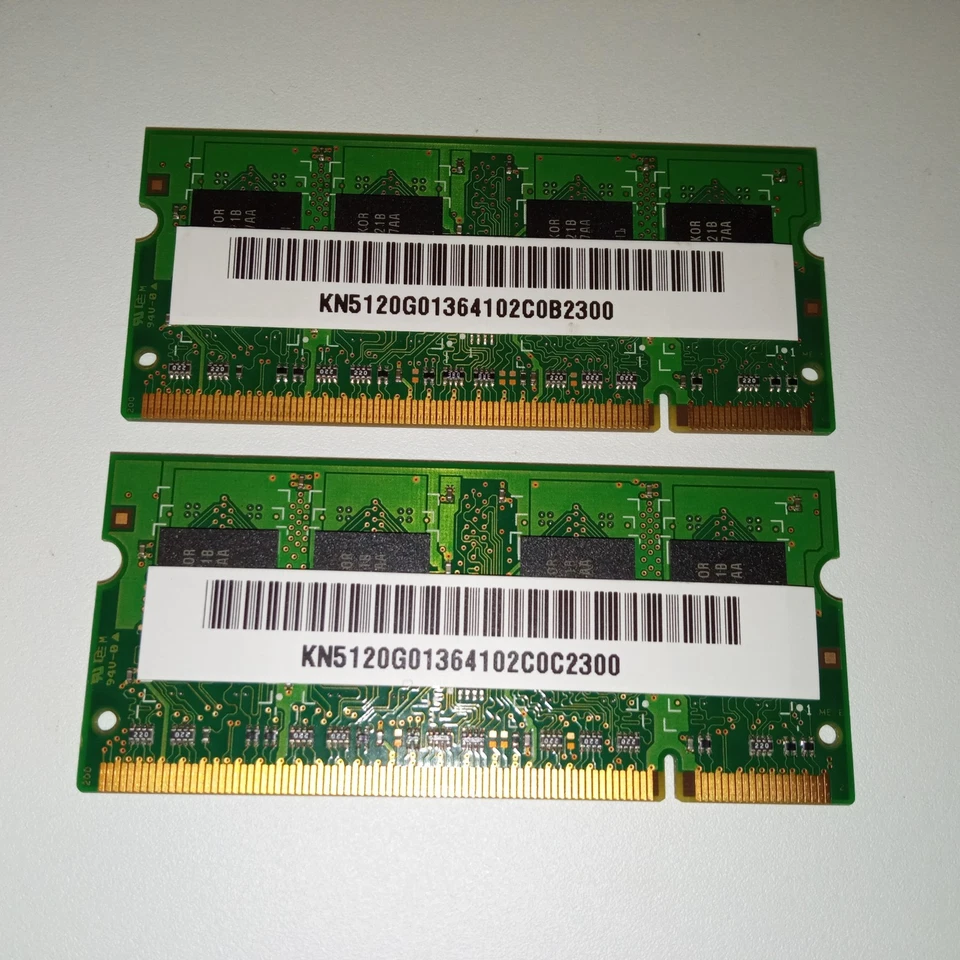 Hynix 2 Pezzi Memoria RAM DDR2 512MB {1GB} 533MHz PC2-4200 SO-DIMM per Notebook - Immagine 2 di 4