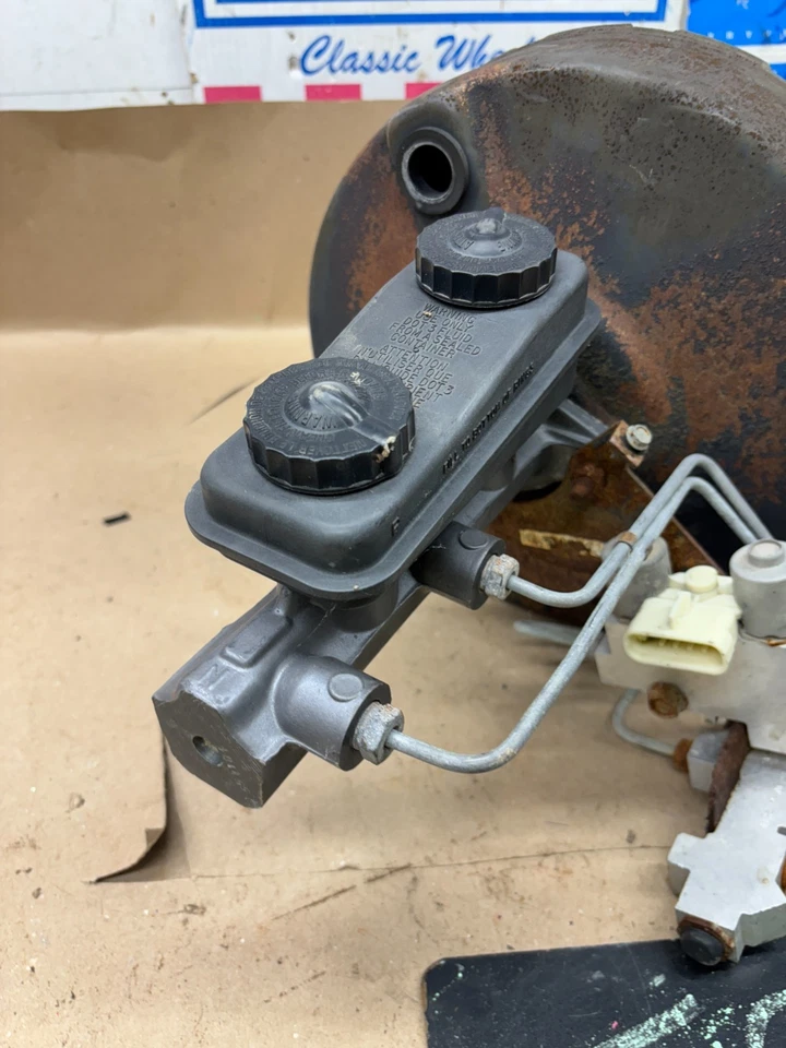 Dodge Dakota 1994 1995 1996 refuerzo de freno eléctrico con válvula de dosificación de proporción Foto 2 de 4