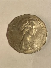 1971 Australia Elizabeth 11 50 Cents Circulated Coin KM#74