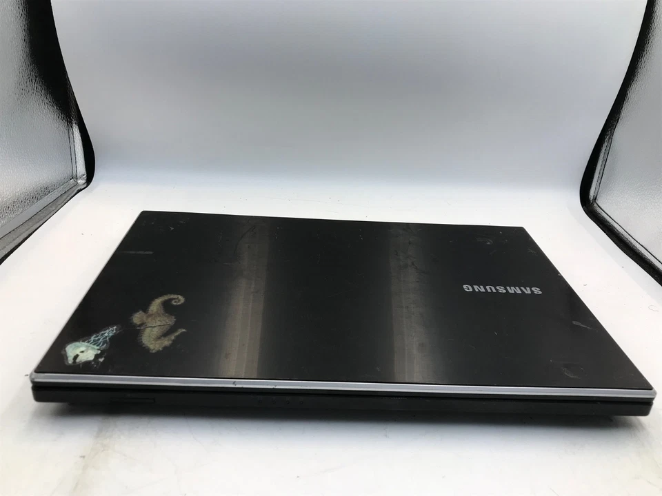 Samsung 300V Intel Core i5-2450M 15" Laptop - BOOTS/BAD DISPLAY -MZ - Image 2 of 4