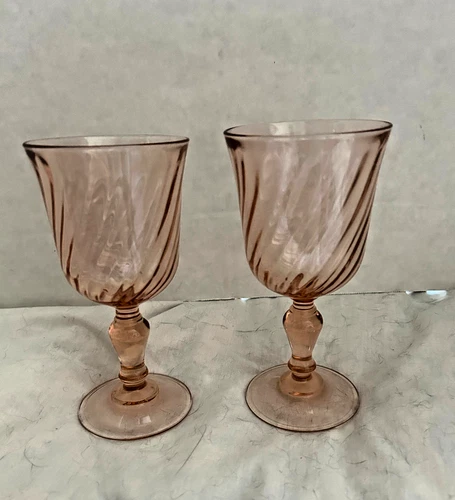 Arcoroc Rosaline Pink Swirl Wine/Water Goblet Glasses Vintage, Set of 2. France