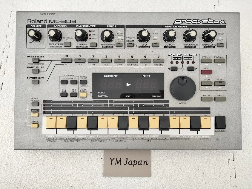 Roland MC-303 Groovebox Rhythm Machine Sequencer Mixer Music Sampler MC303 Japan - Image 4 of 4