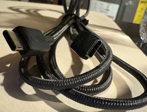 Anker USB-C to USB-C Cable 6ft - Photo 2 sur 2
