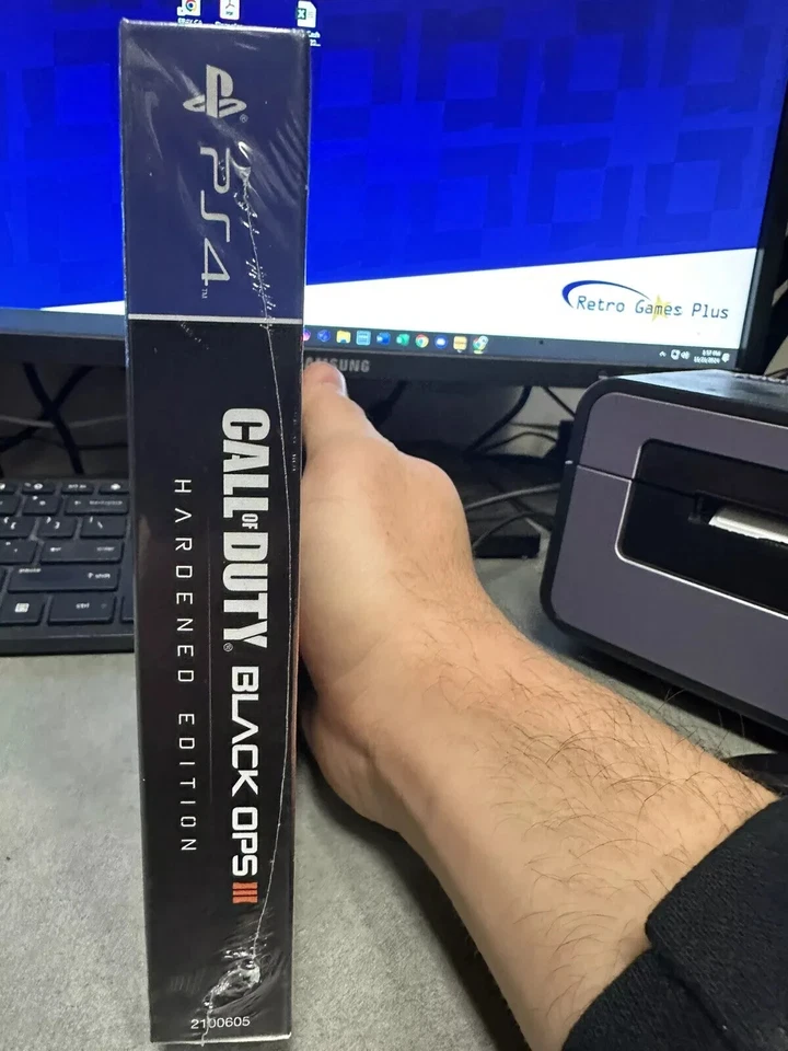 Call Of Duty Black Ops 3 Hardened Edition (Sony Playstation 4, 2015 PS4) **NEW** - Image 2 of 4
