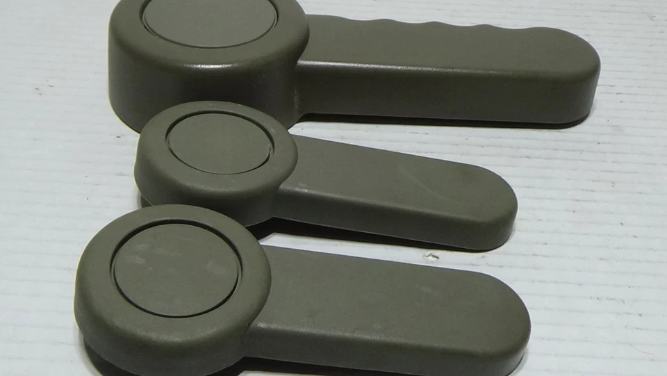 2007-2010 Jeep Wrangler JK Front Seat Adjustment Handle Lever Set - Image 2 of 4