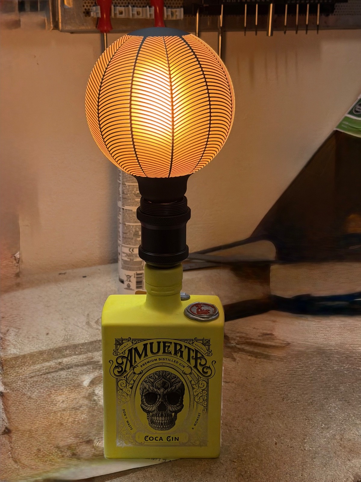 Lampada Bottiglia Amuerte Giallo | Stile Industrial con Griglia