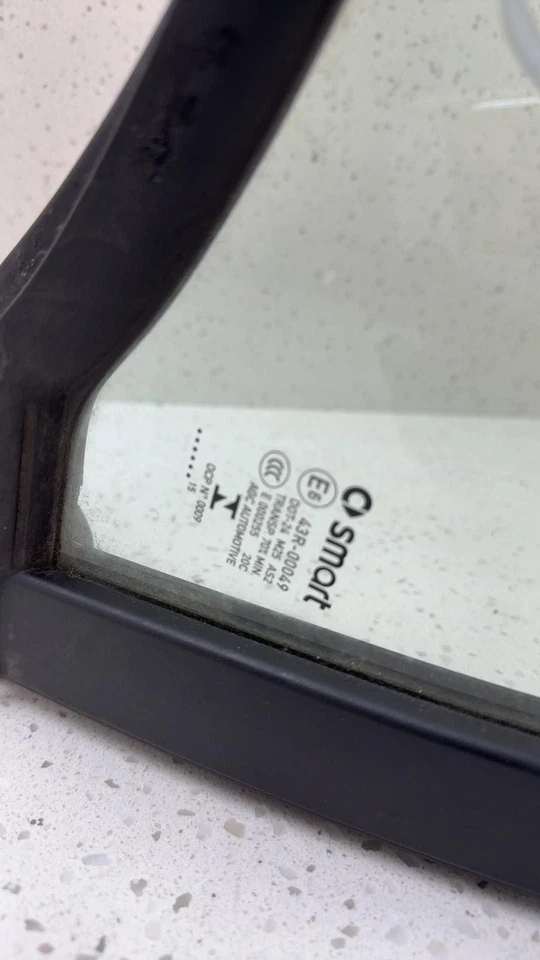 2008-2015 Smart SMART FORTWO Right Front Vent Glass/window - Image 4 of 4