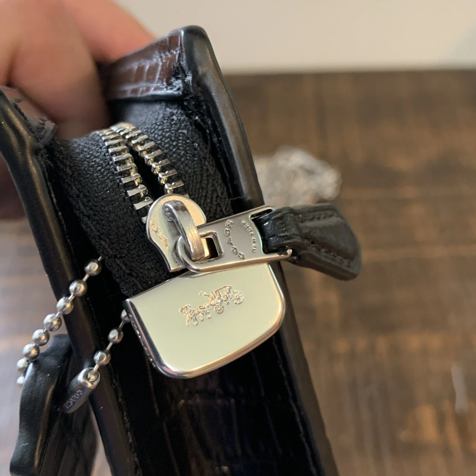 Tracolla Coach Croc in pelle goffrata nera nuova con etichetta CR237