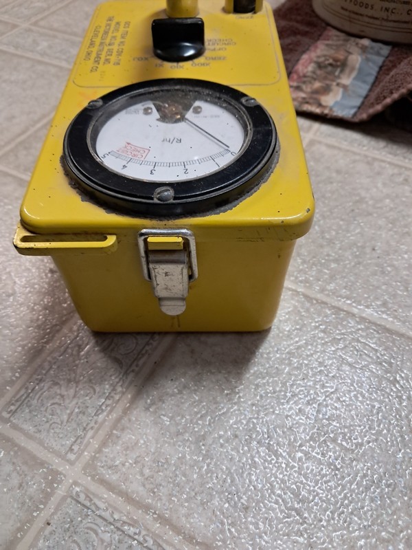 vintage classic Geiger counter. excellent condition. sought after collectible 