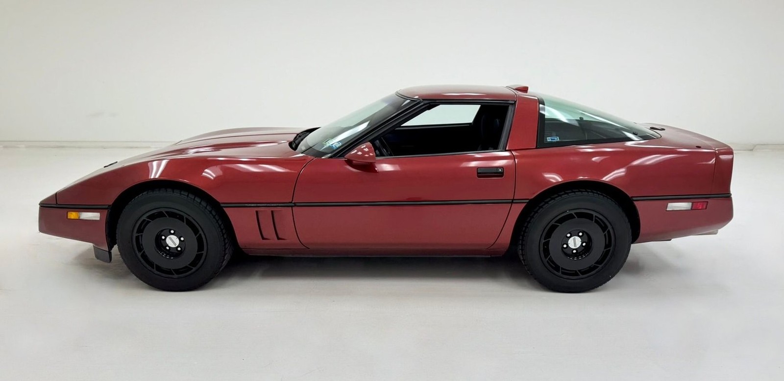 1988 Dark Red Metallic Chevrolet Corvette   | C4 Corvette Photo 2