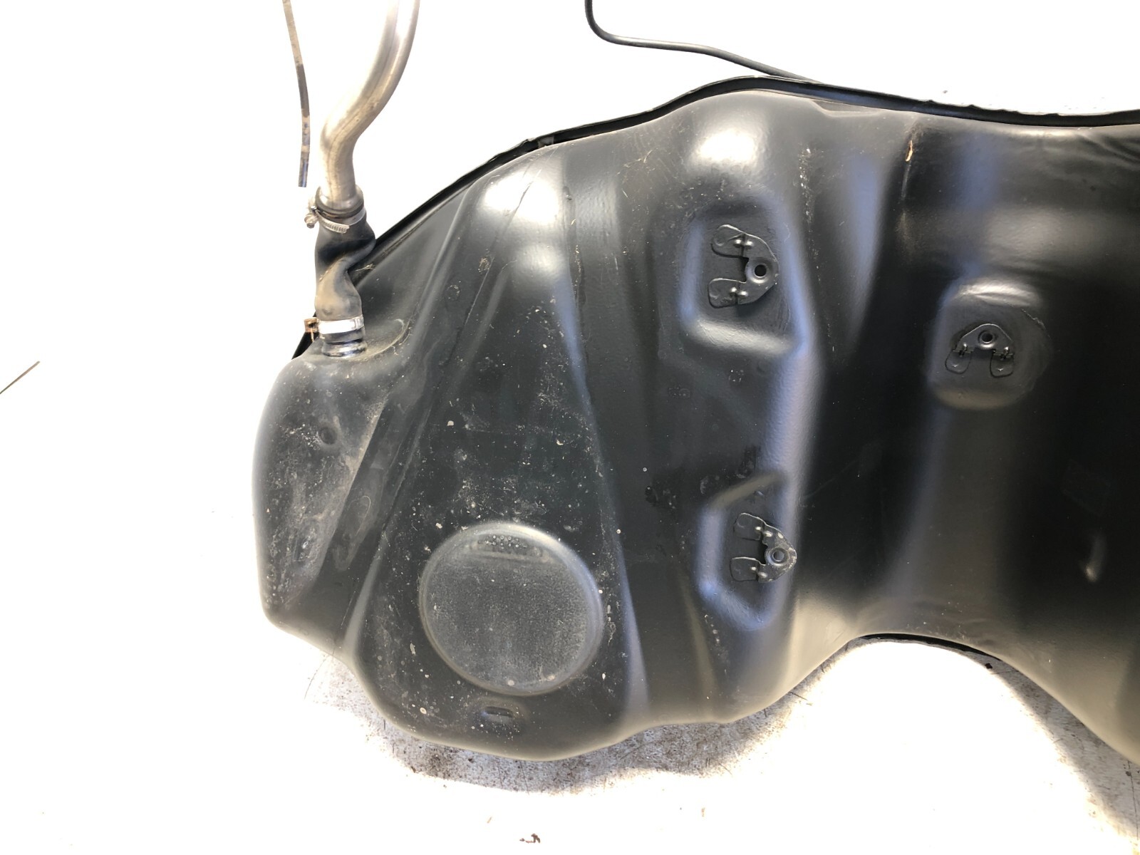 2017-2022 MASERATI LEVANTE FUEL GAS TANK RESERVOIR W/ FILLER NECK OEM