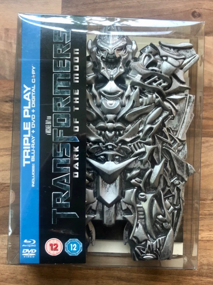 TRANSFORMERS "DARK OF THE MOON" LIMITED BLU-RAY MEGATRON TRANSFORMING PACKAGE - Image 4 of 4
